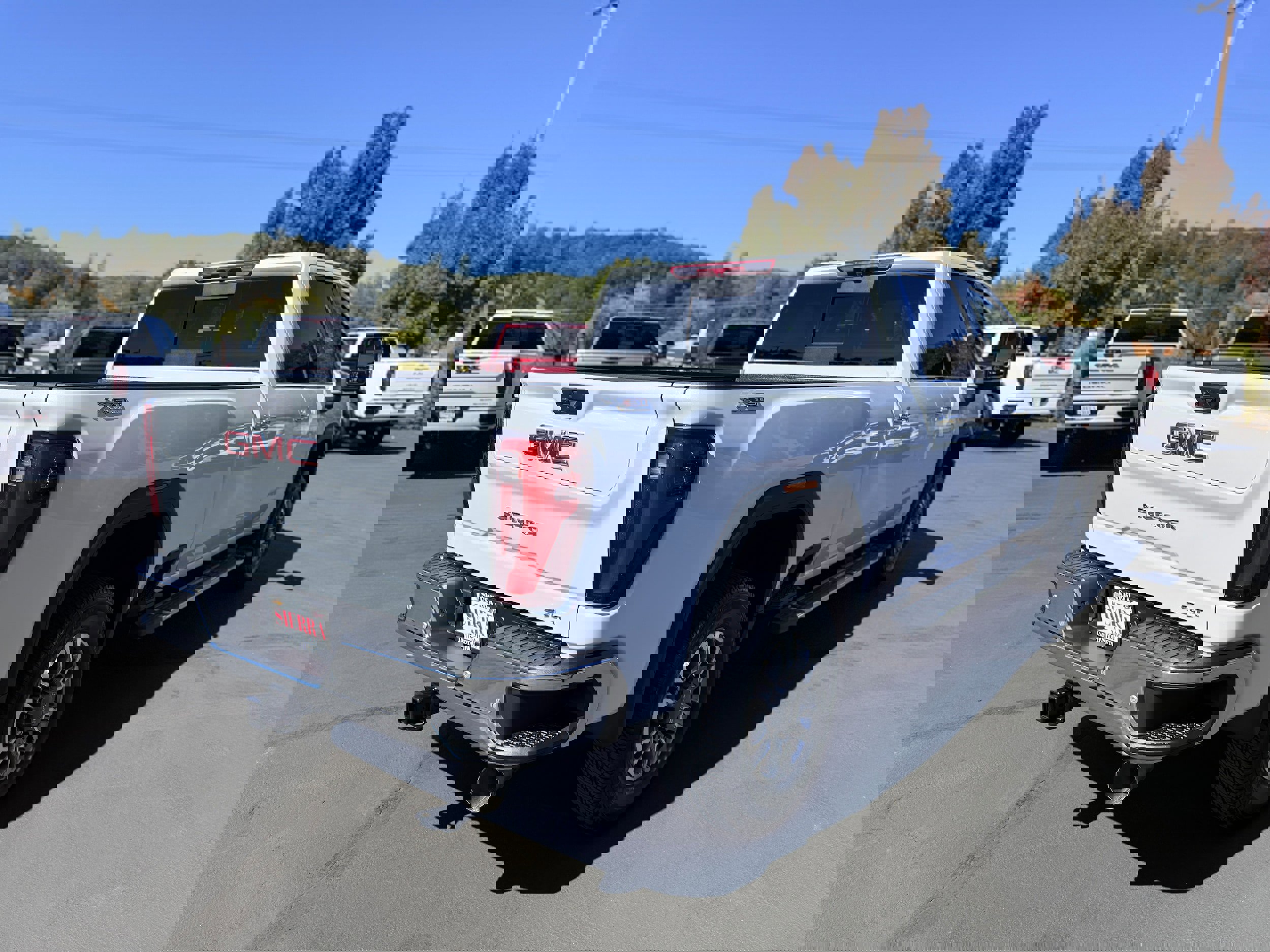 New 2026 GMC Sierra 2500 SLT w/ SLT Premium Package image 4