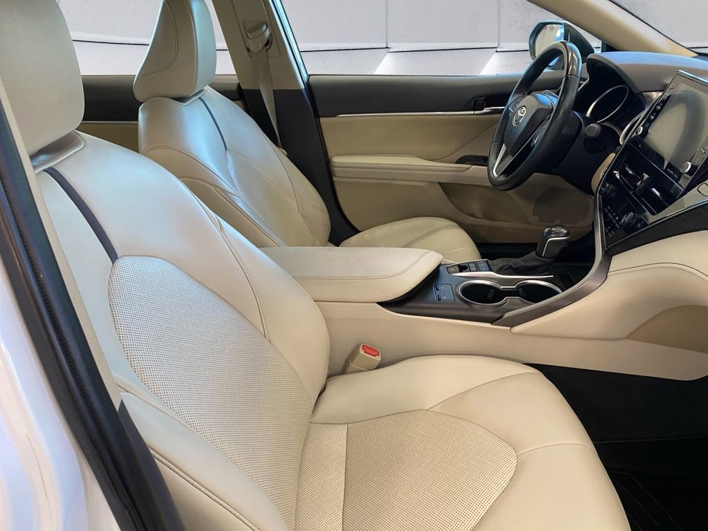 Used 2022 Toyota Camry XLE image 14
