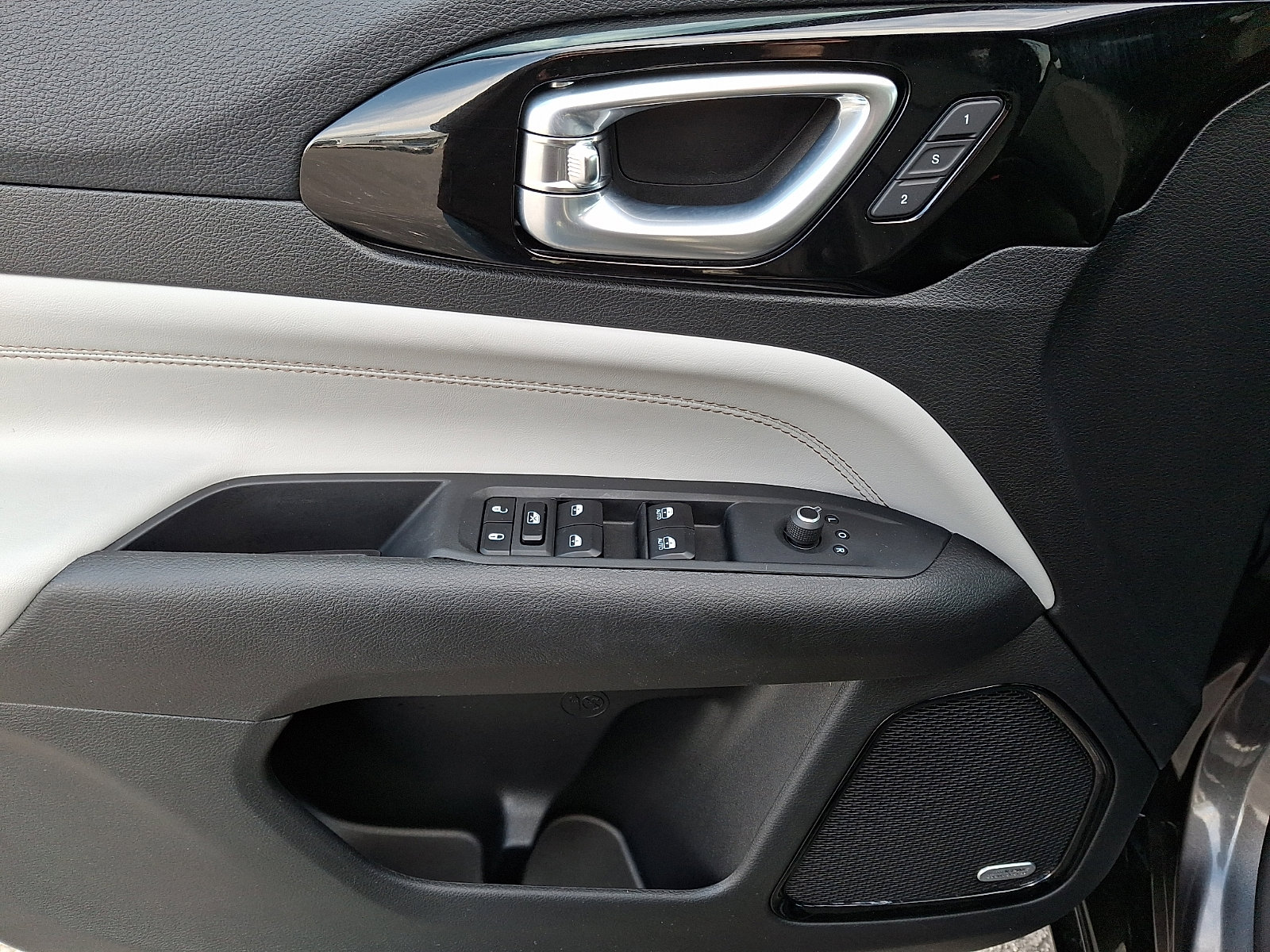 Certified 2023 Jeep Compass Limited w/ Elite Group image 12