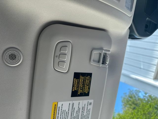 Used 2025 Ford Escape Platinum AWD/4WD image 38