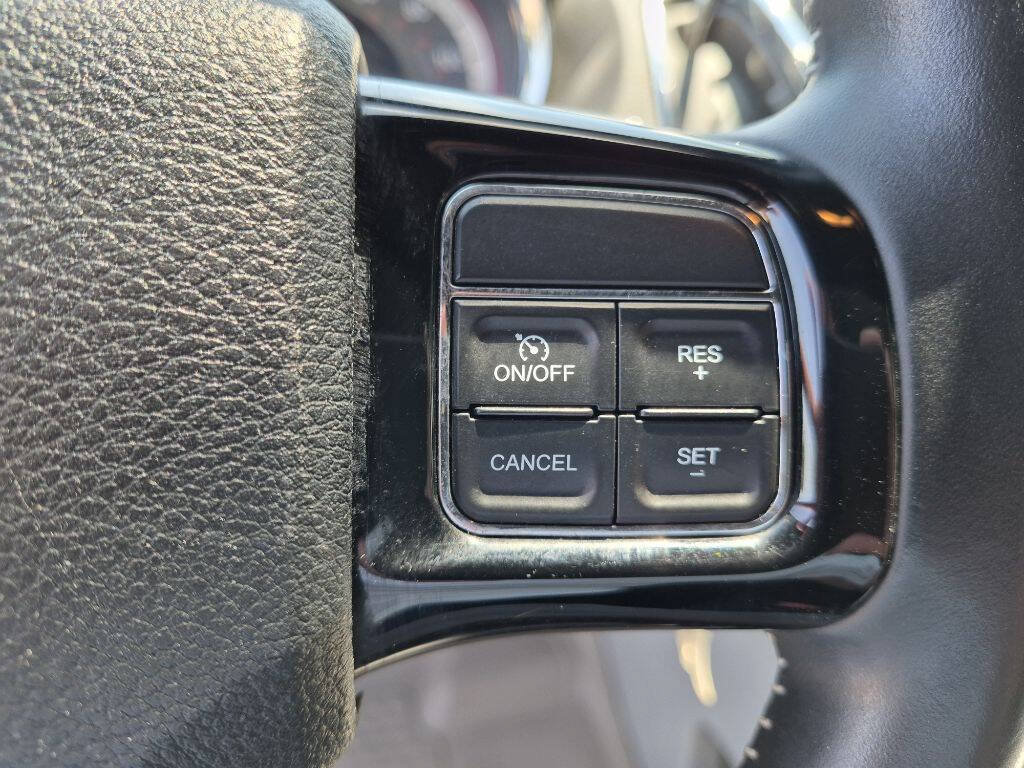 Used 2018 Dodge Grand Caravan SXT FWD image 19