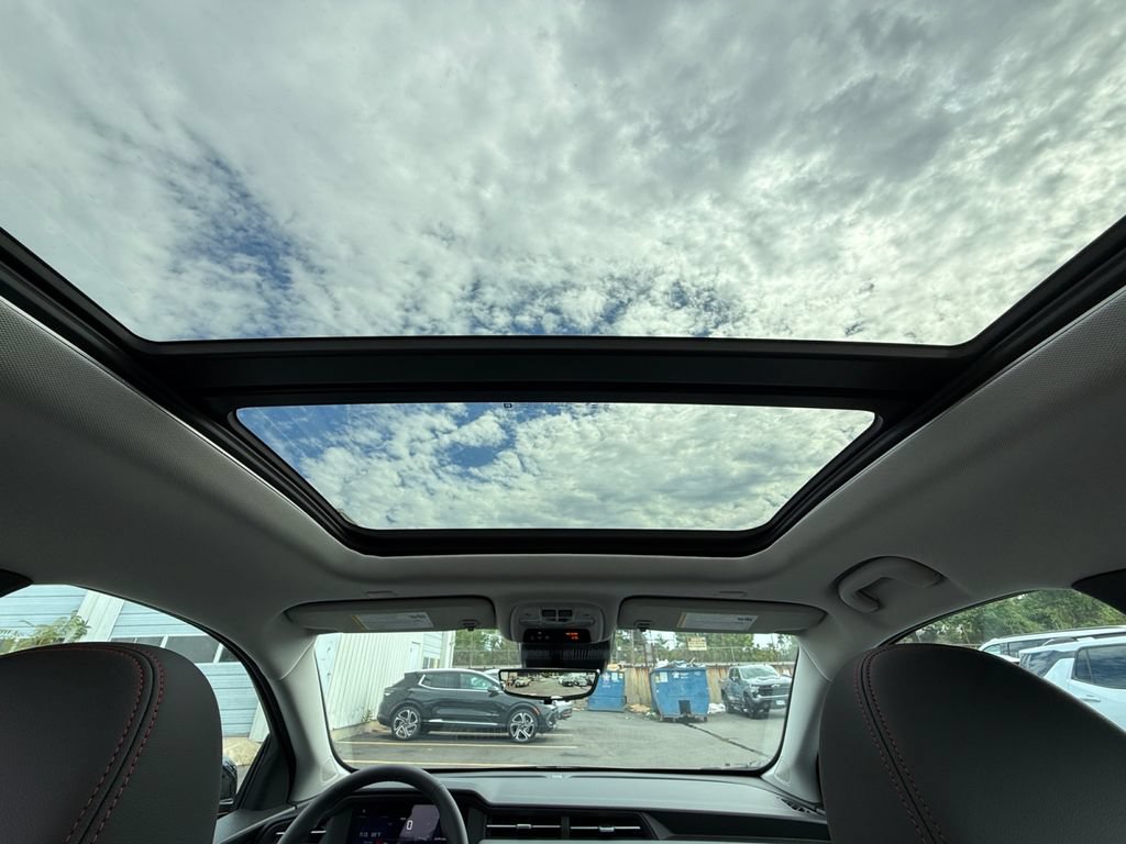 New 2027 Chevrolet Bolt RS w/ Technology Package FWD image 25