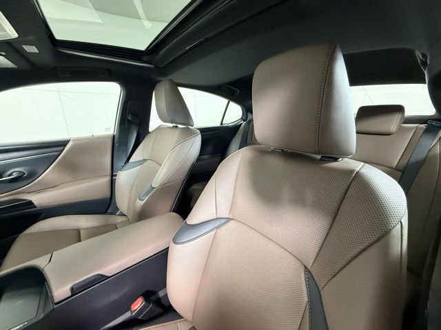 Used 2023 Lexus ES 350 w/ Premium Package FWD image 10