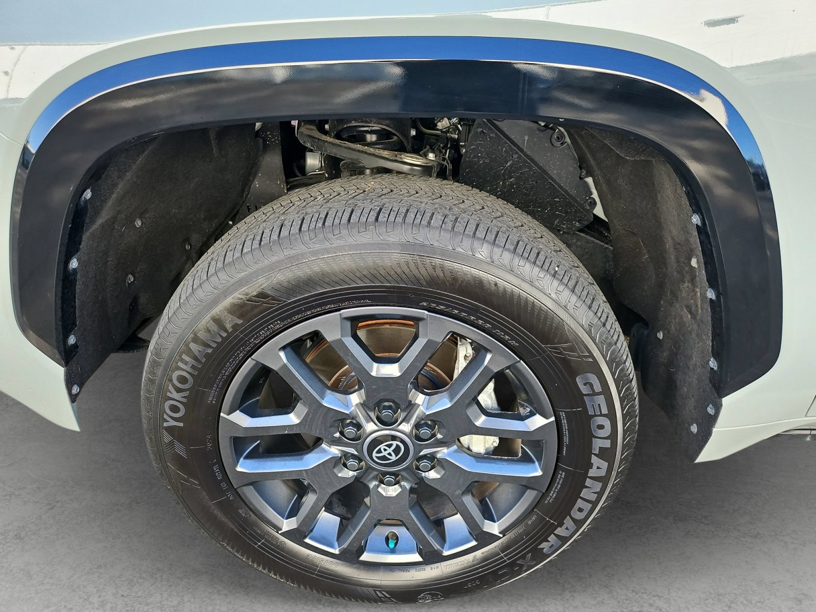 Used 2025 Toyota Tundra Platinum AWD/4WD image 40