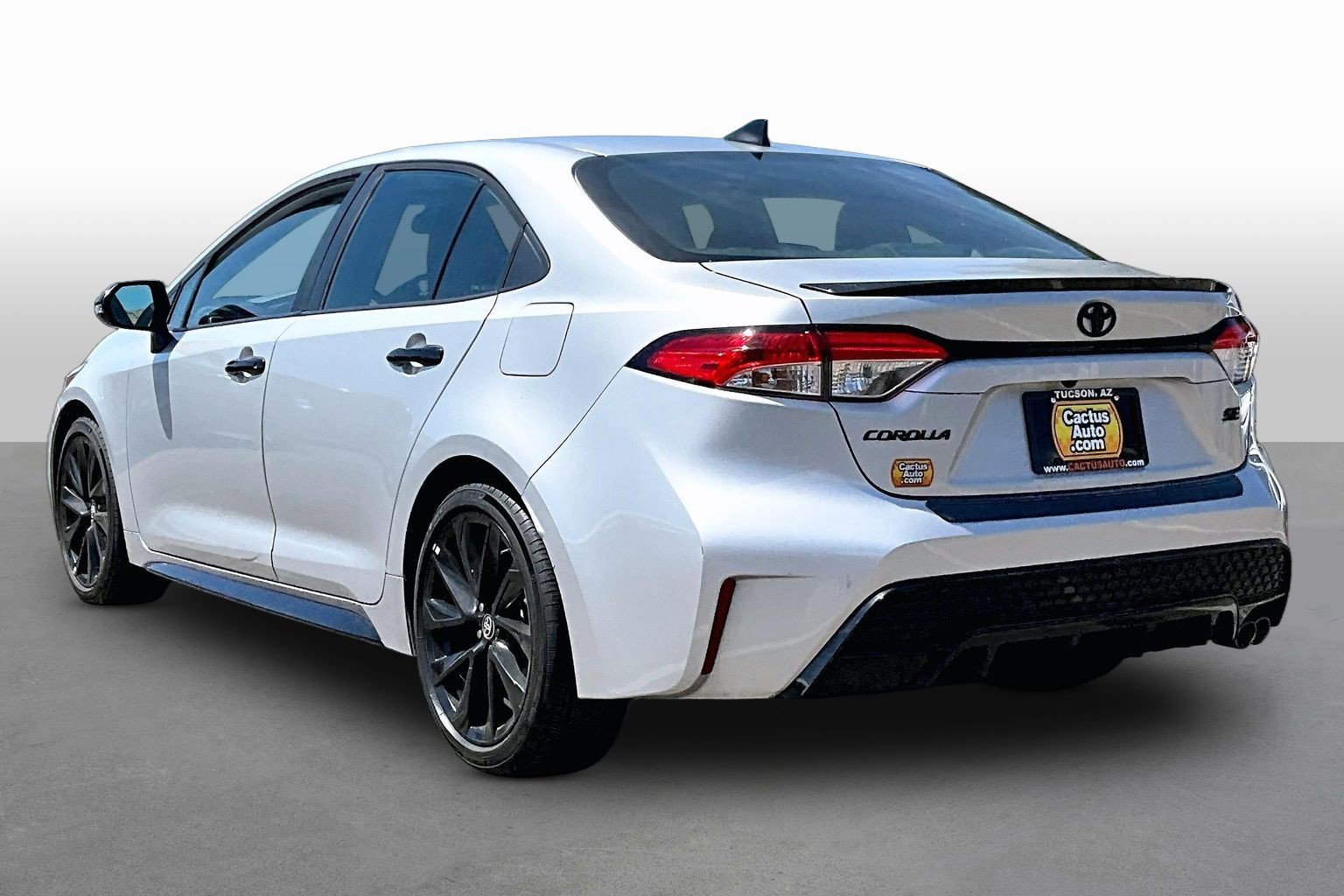 Used 2021 Toyota Corolla SE w/ Carpet Mat Package (TMS) FWD image 6
