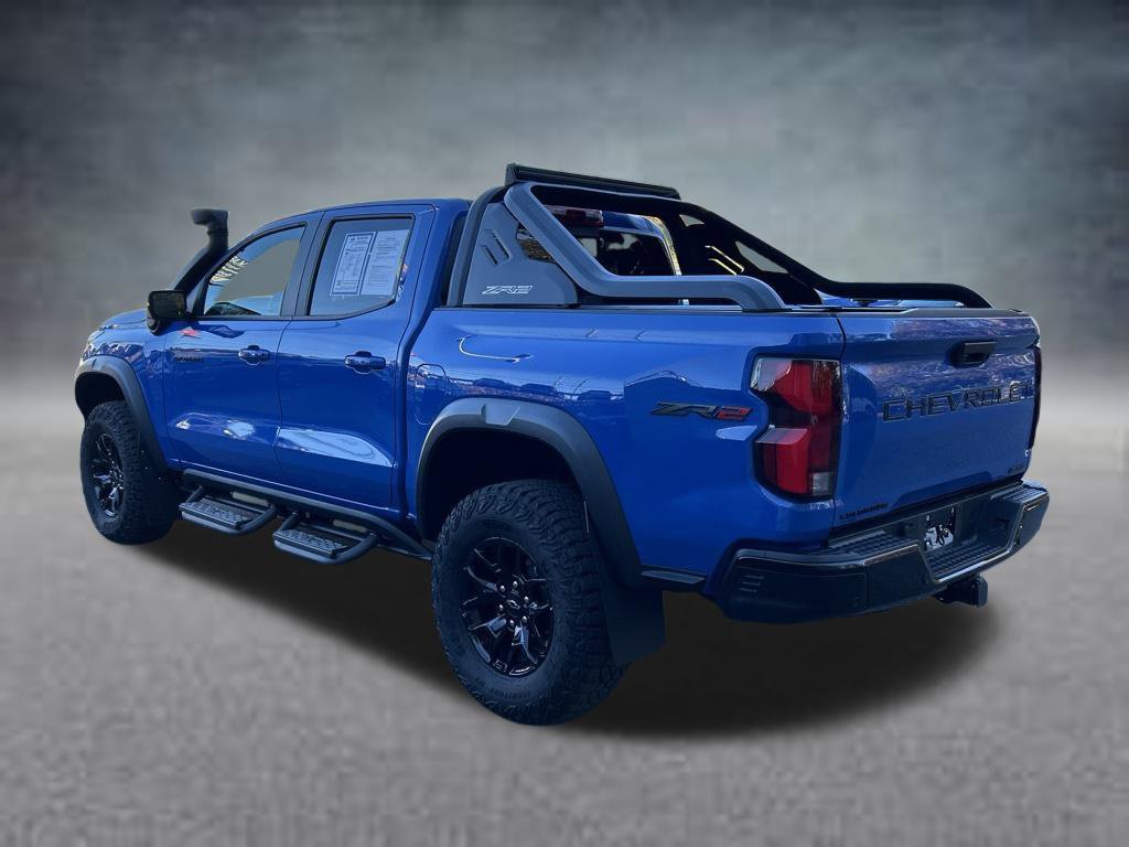 Used 2025 Chevrolet Colorado ZR2 w/ Midnight Edition AWD/4WD image 3