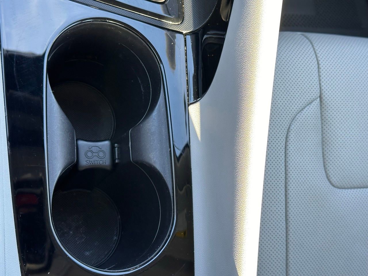 Used 2023 Hyundai Elantra Limited image 35