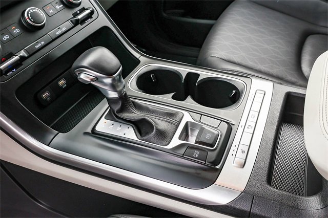 Used 2024 Kia Carnival LX image 21