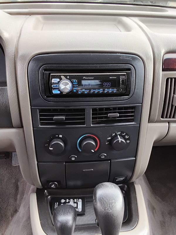 Used 2000 Jeep Grand Cherokee Laredo image 12