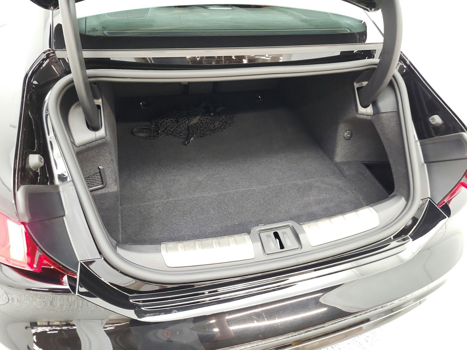 Used 2023 Audi RS e-tron GT image 26