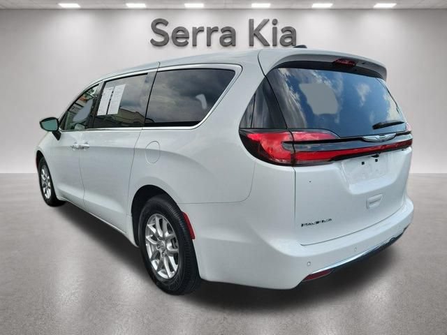 Used 2026 Chrysler Pacifica Select FWD image 3