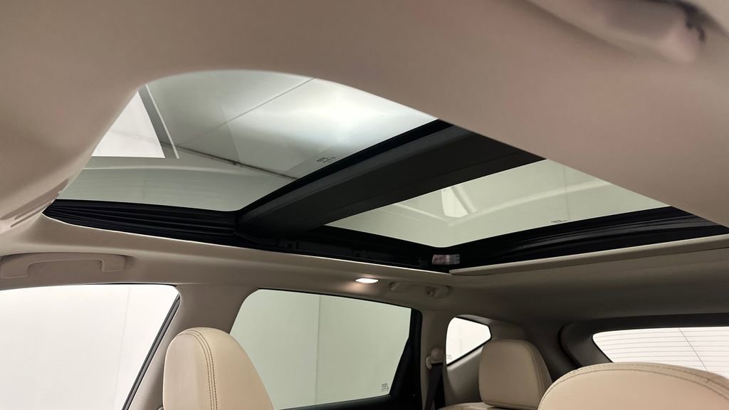 Certified 2023 Nissan Murano Platinum w/ Cargo Package image 17