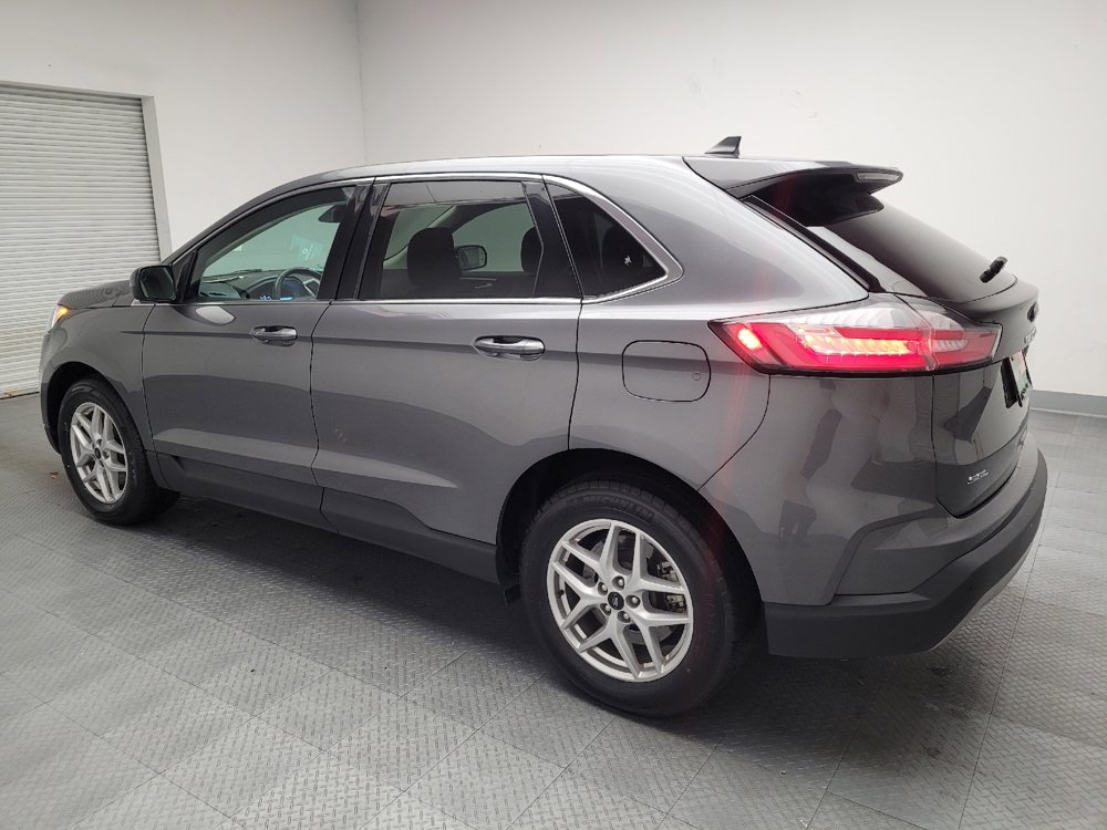 Used 2024 Ford Edge SEL image 3
