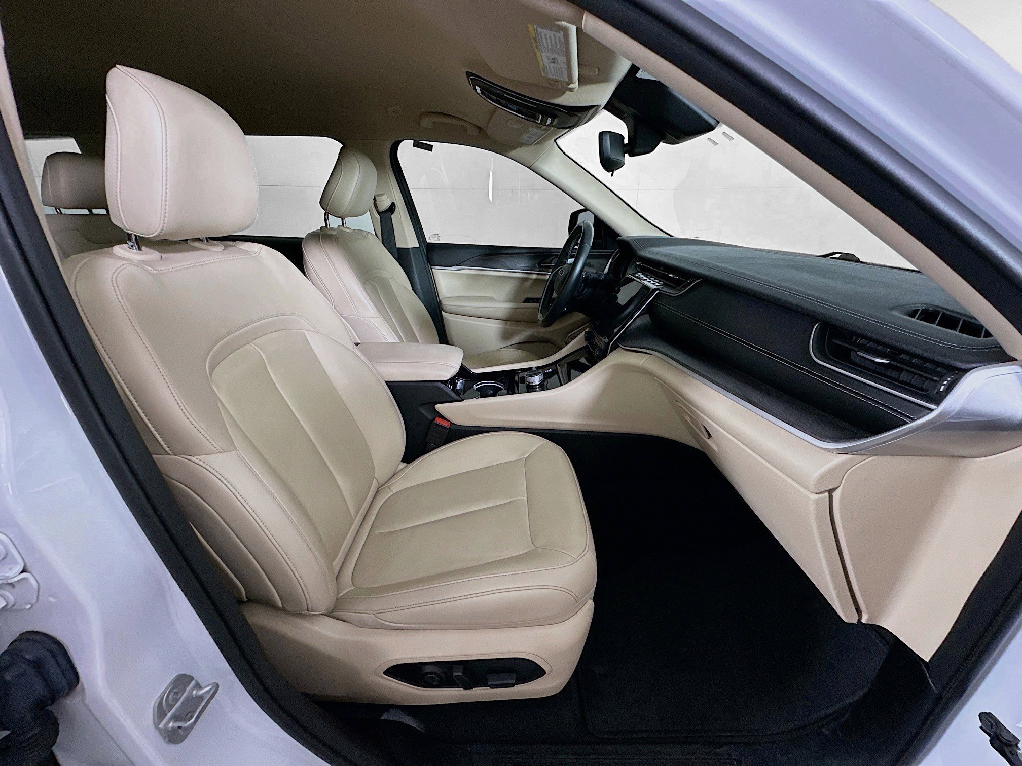 Used 2021 Jeep Grand Cherokee L Limited image 33