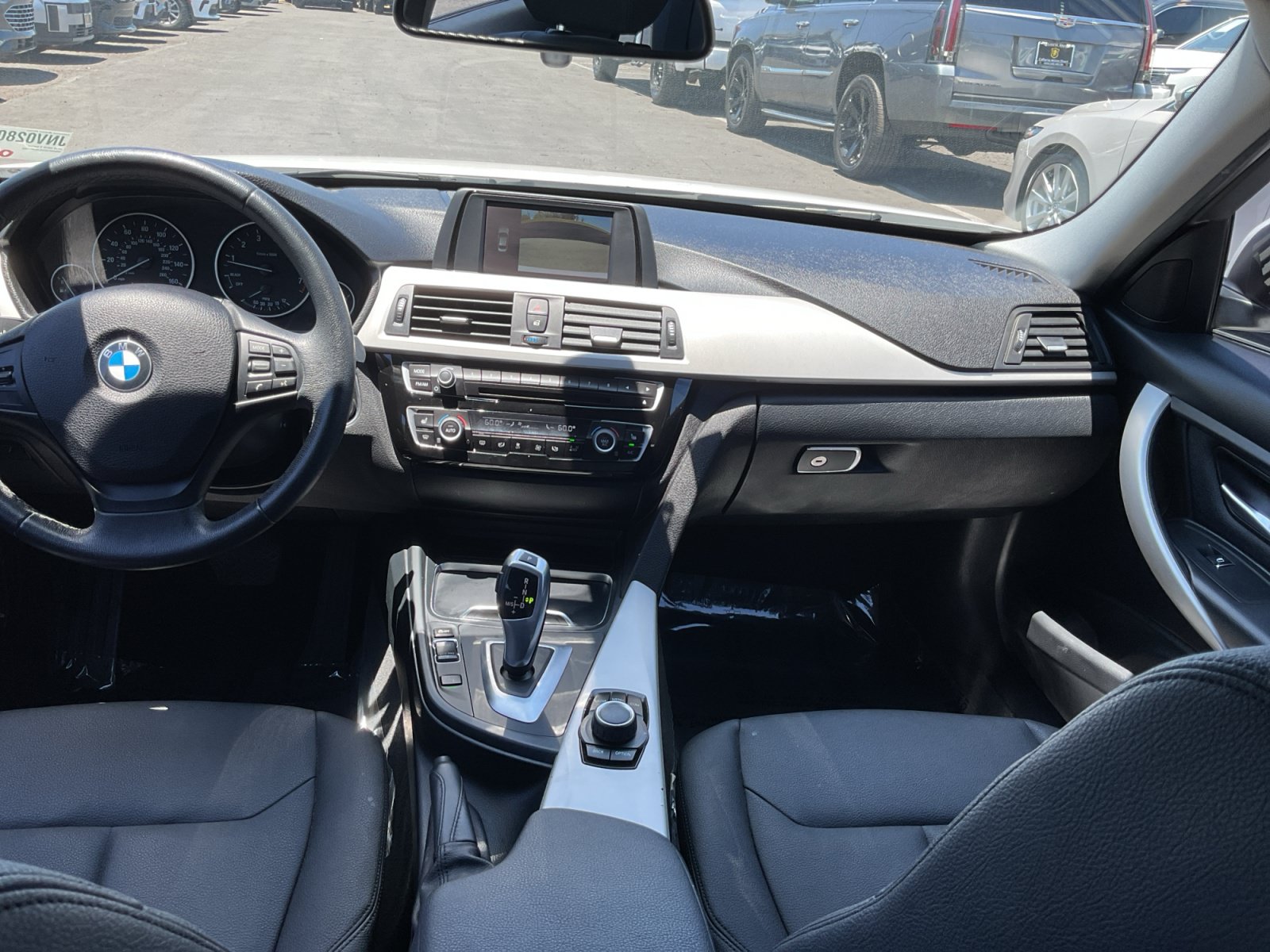 Used 2018 BMW 320i xDrive Sedan AWD/4WD image 16