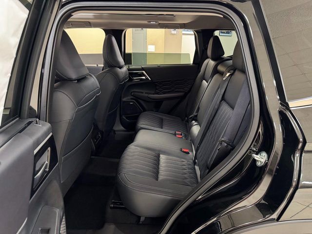 New 2026 Mitsubishi Outlander SEL FWD image 22