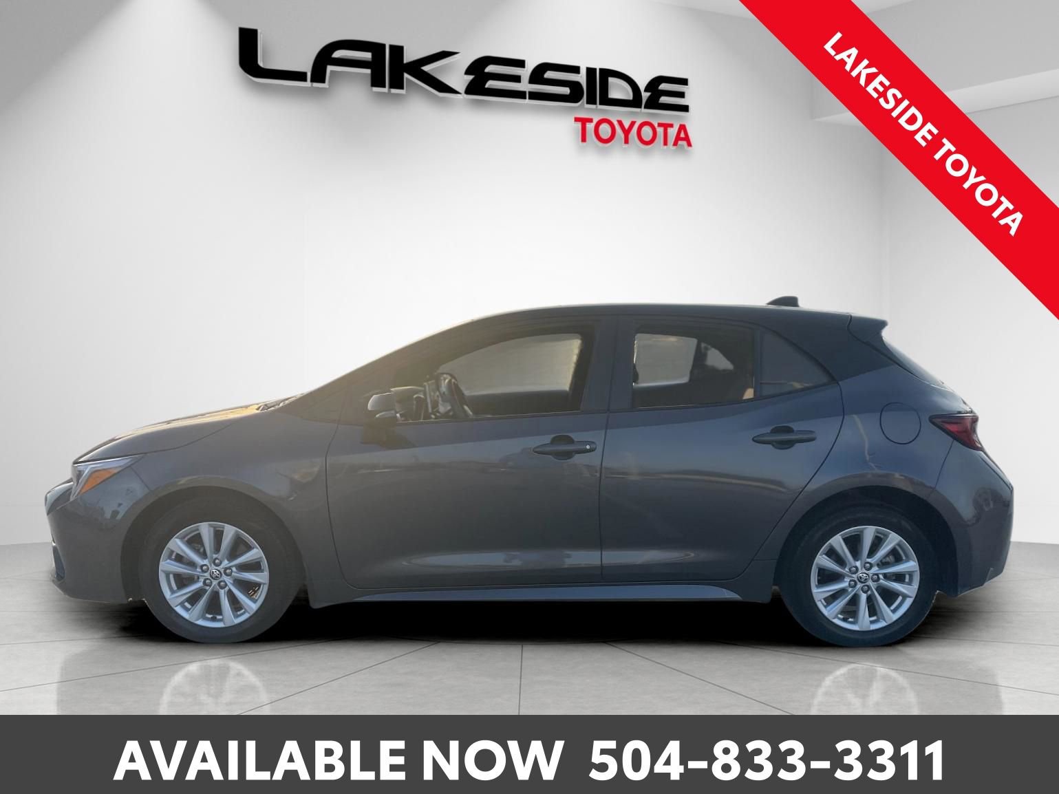 Used 2024 Toyota Corolla SE image 3