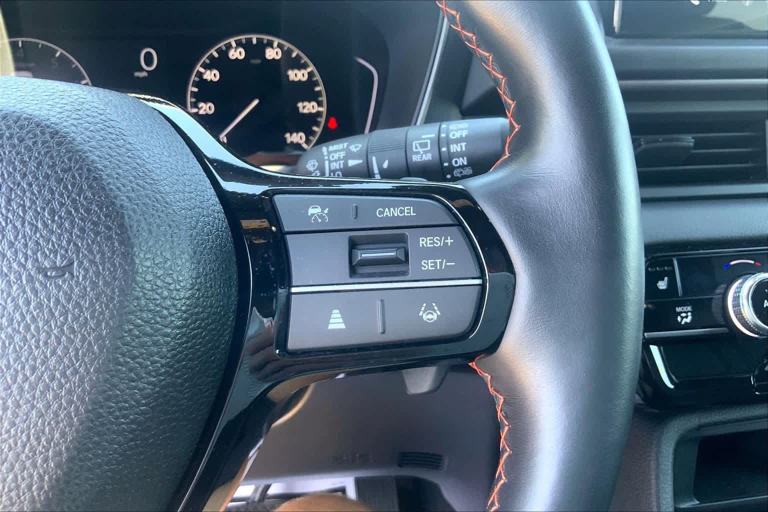 Used 2025 Honda Pilot TrailSport image 25