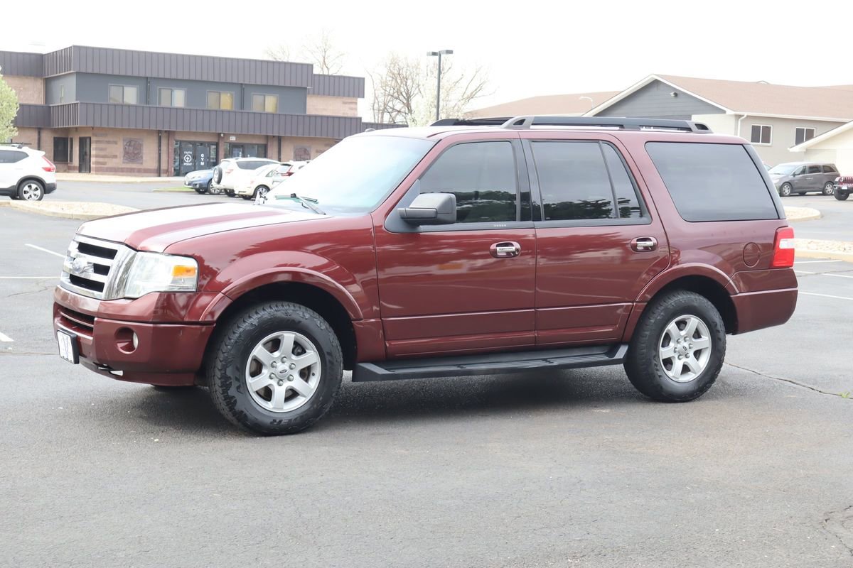 Used 2010 Ford Expedition XLT image 10