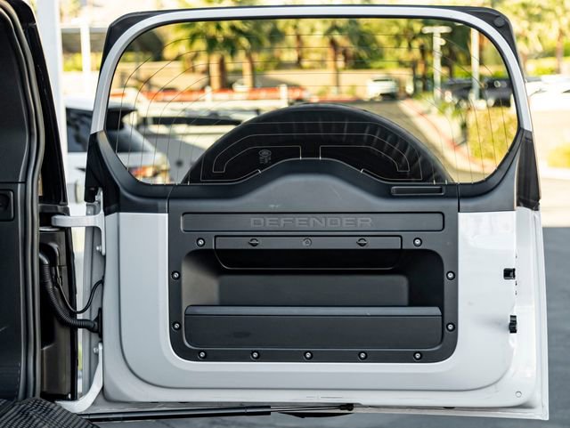 Used 2023 Land Rover Defender 110 V8 image 24