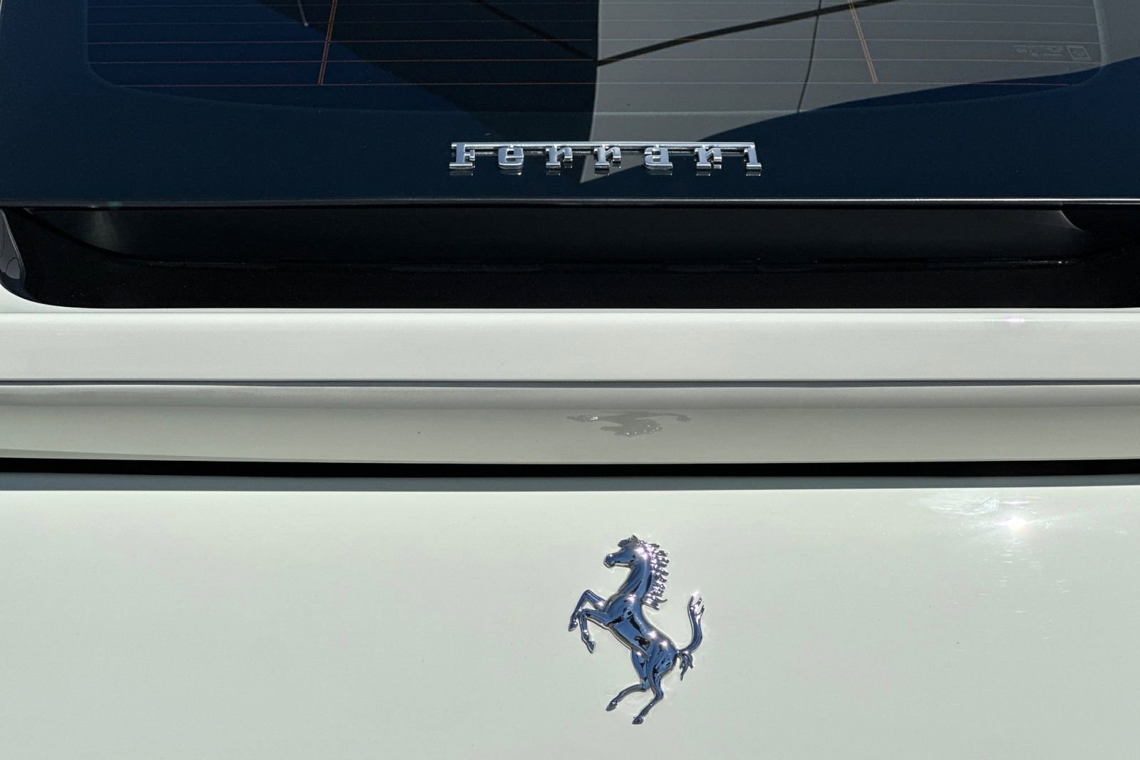 Used 2018 Ferrari 812 Superfast RWD image 38