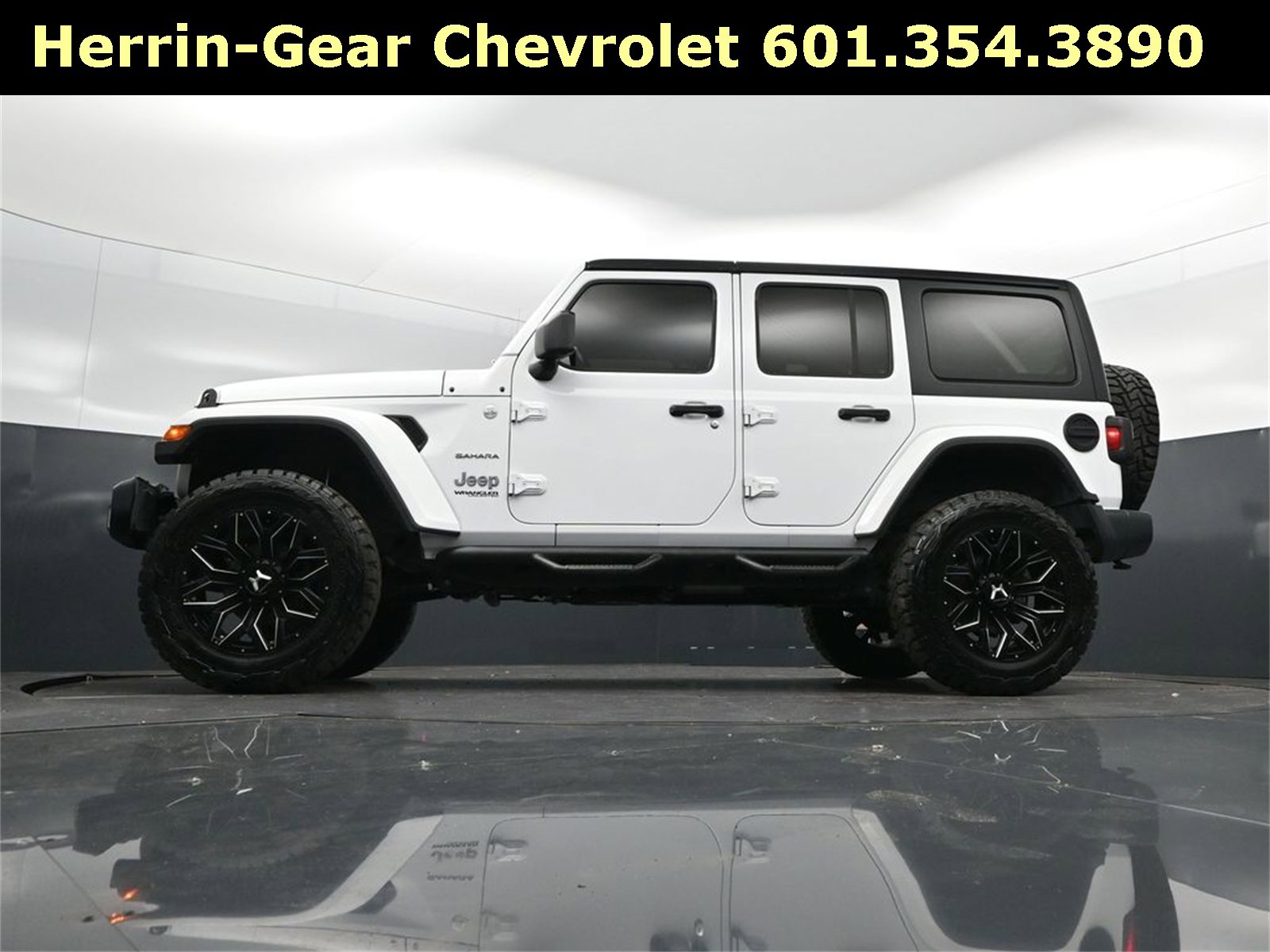 Used 2019 Jeep Wrangler Unlimited Sahara image 40