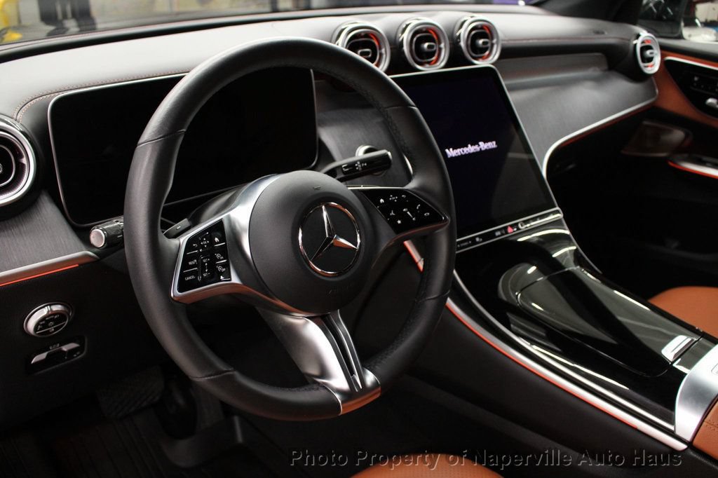 Used 2025 Mercedes-Benz GLC 300 4MATIC image 12