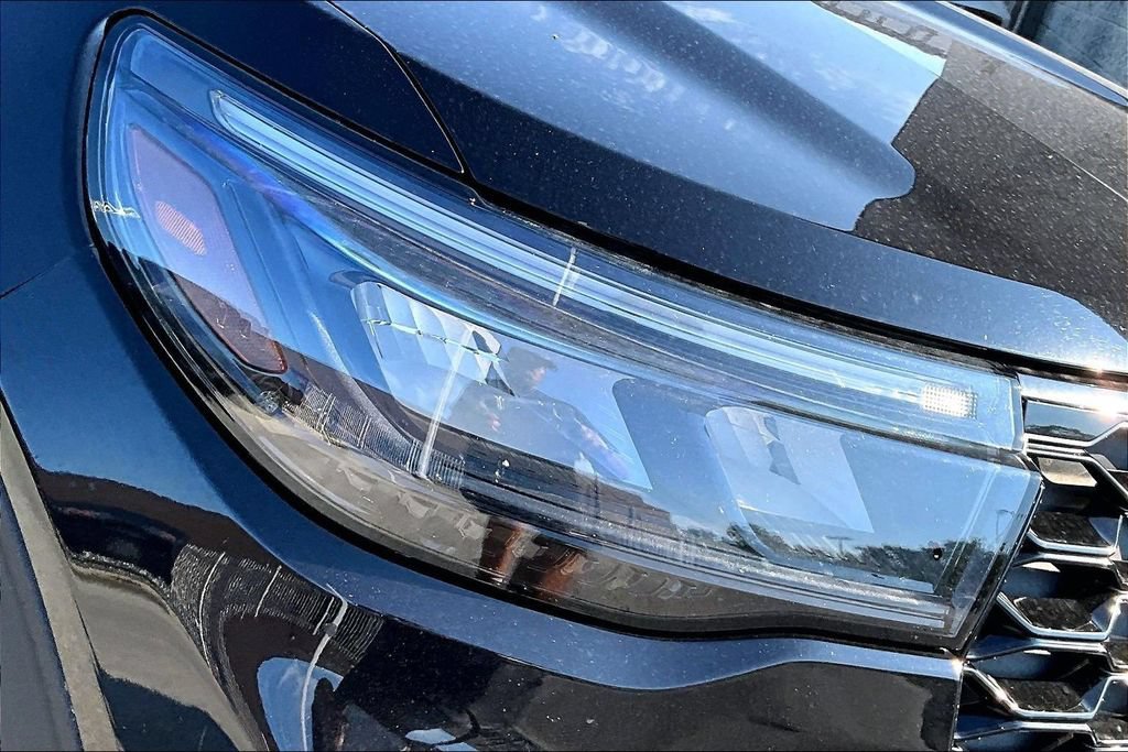 Certified 2025 Ford Explorer ST-Line w/ ST-Line Street Pack AWD/4WD image 28