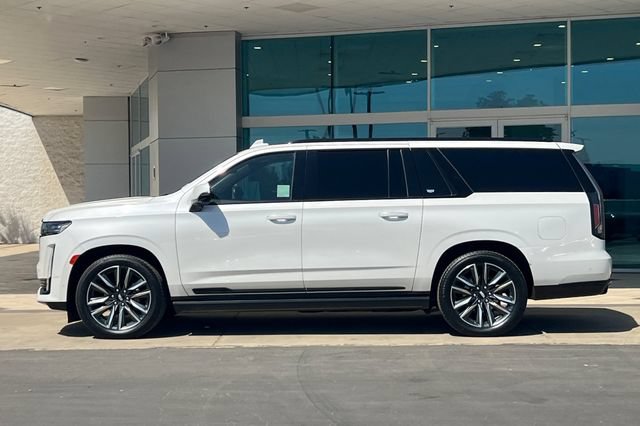 Used 2021 Cadillac Escalade ESV Sport w/ Driver Assist Tech Package AWD/4WD image 7