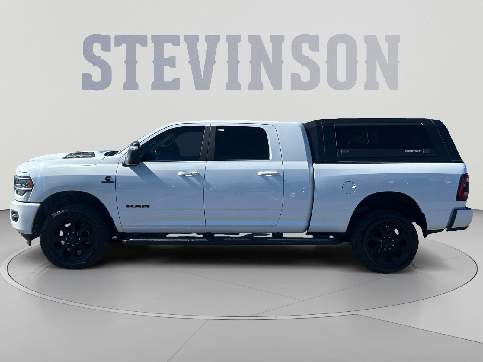 Used 2023 RAM 2500 Laramie w/ Night Edition AWD/4WD image 2