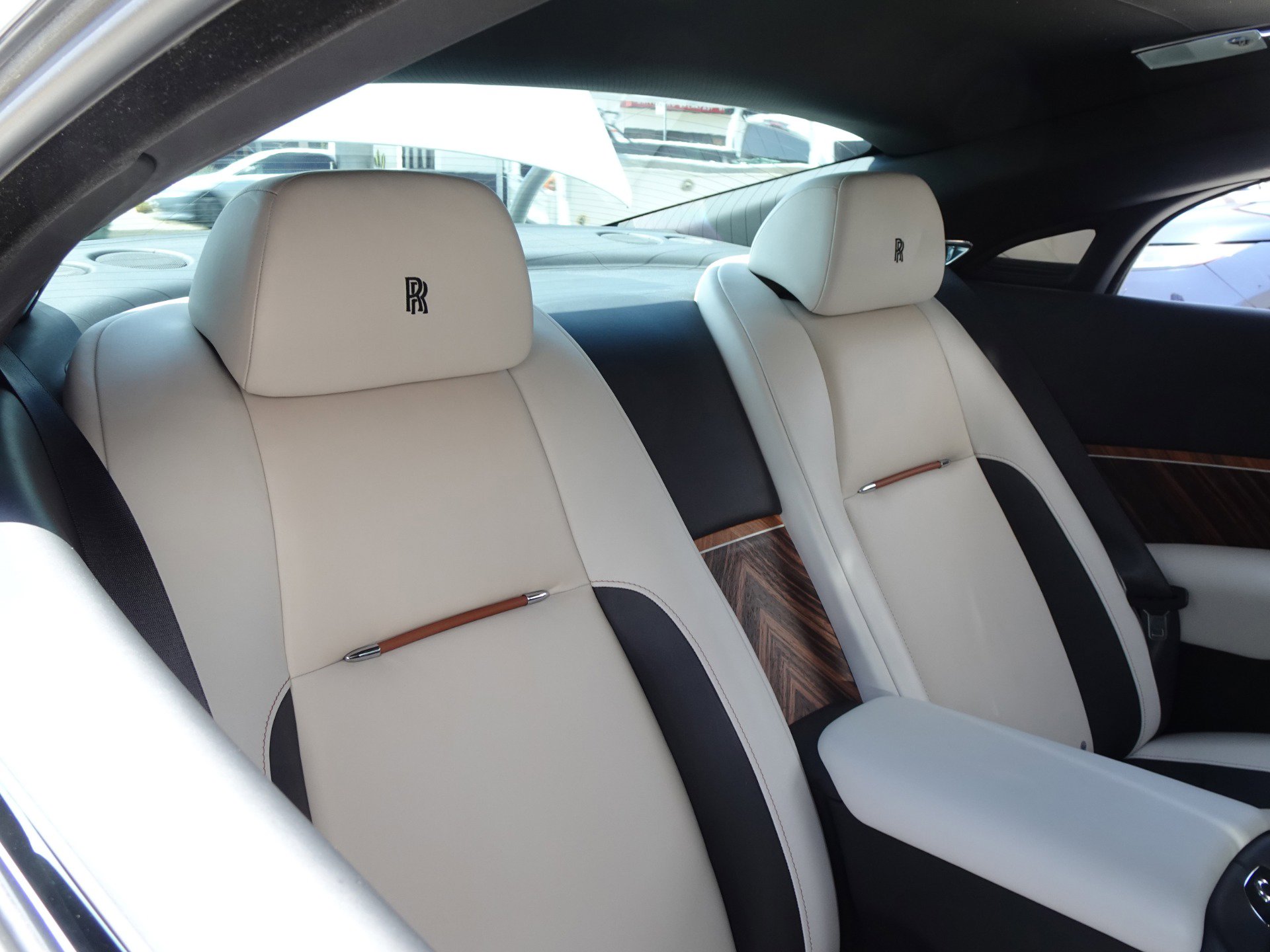 Used 2015 Rolls-Royce Wraith RWD image 18