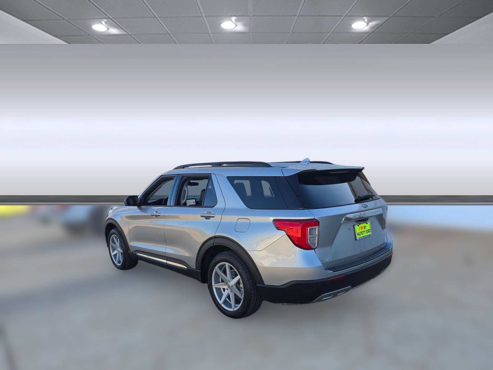 Used 2020 Ford Explorer XLT w/ Equipment Group 202A image 3