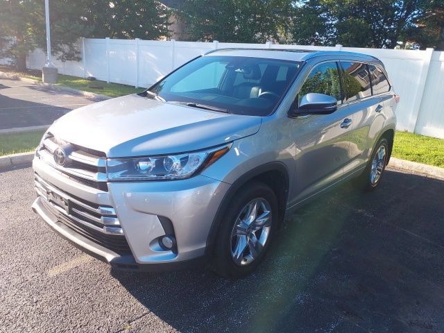 Used 2017 Toyota Highlander Limited AWD/4WD video 1