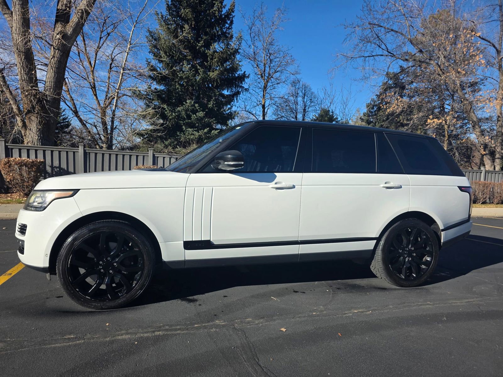 Used 2015 Land Rover Range Rover Long Wheelbase Supercharged image 3