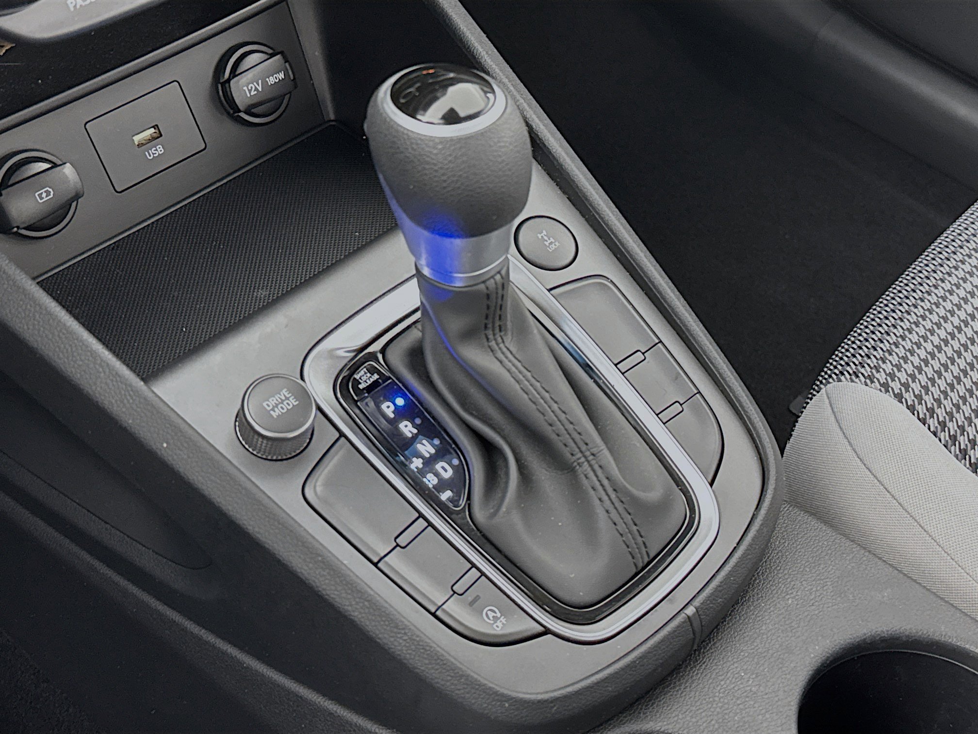 Used 2022 Hyundai Kona SE image 16