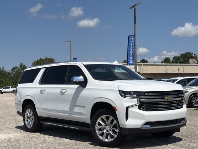 Used 2023 Chevrolet Suburban Premier RWD image 2