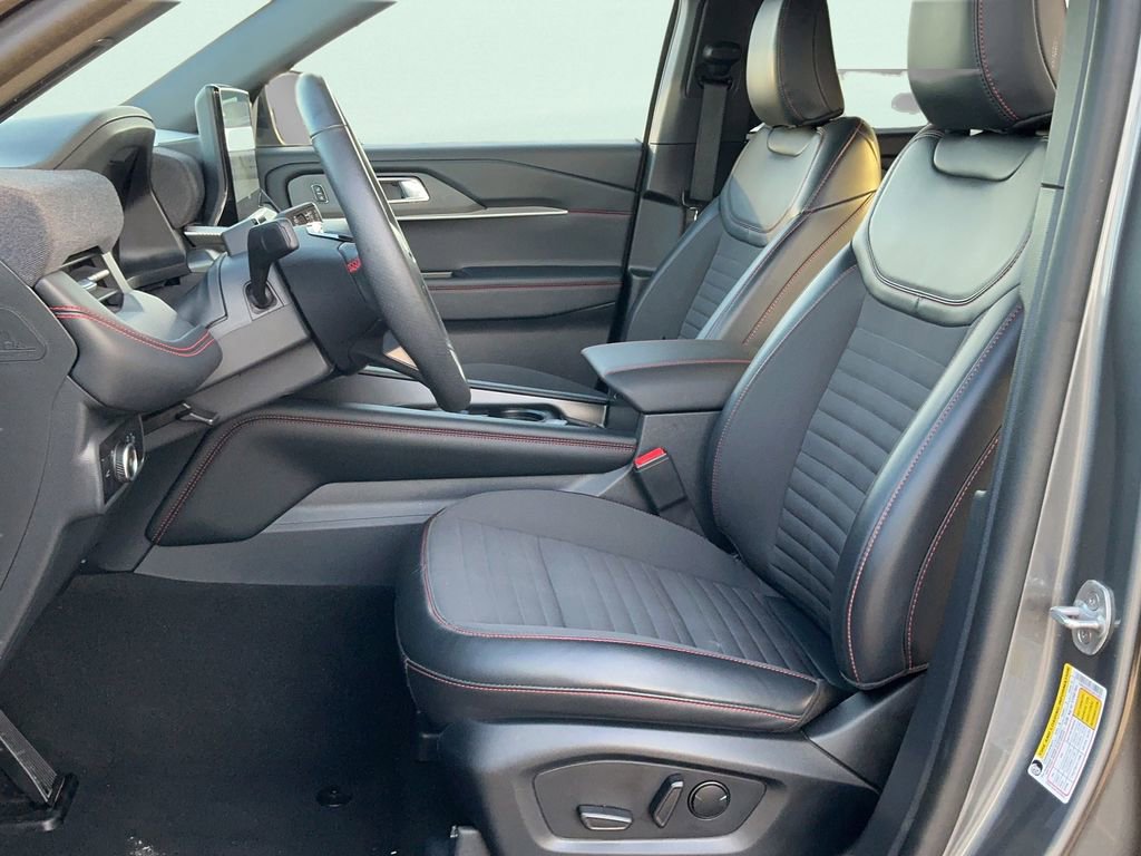 Used 2025 Ford Explorer ST-Line image 15