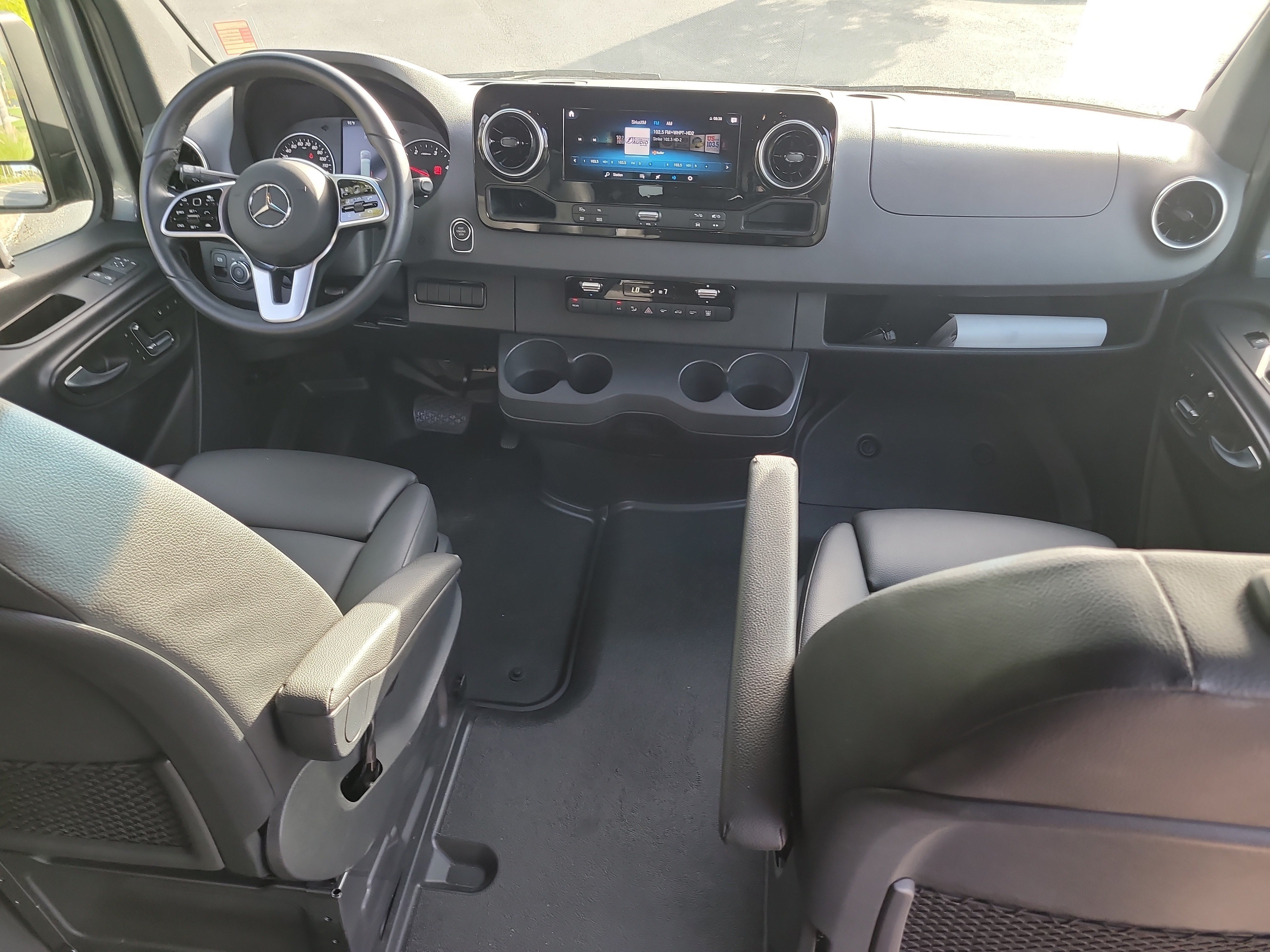 Used 2023 Mercedes-Benz Sprinter 2500 image 17