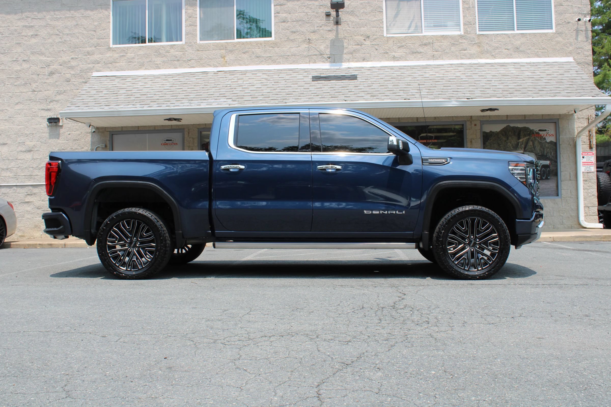 Used 2022 GMC Sierra 1500 Denali Ultimate AWD/4WD image 27