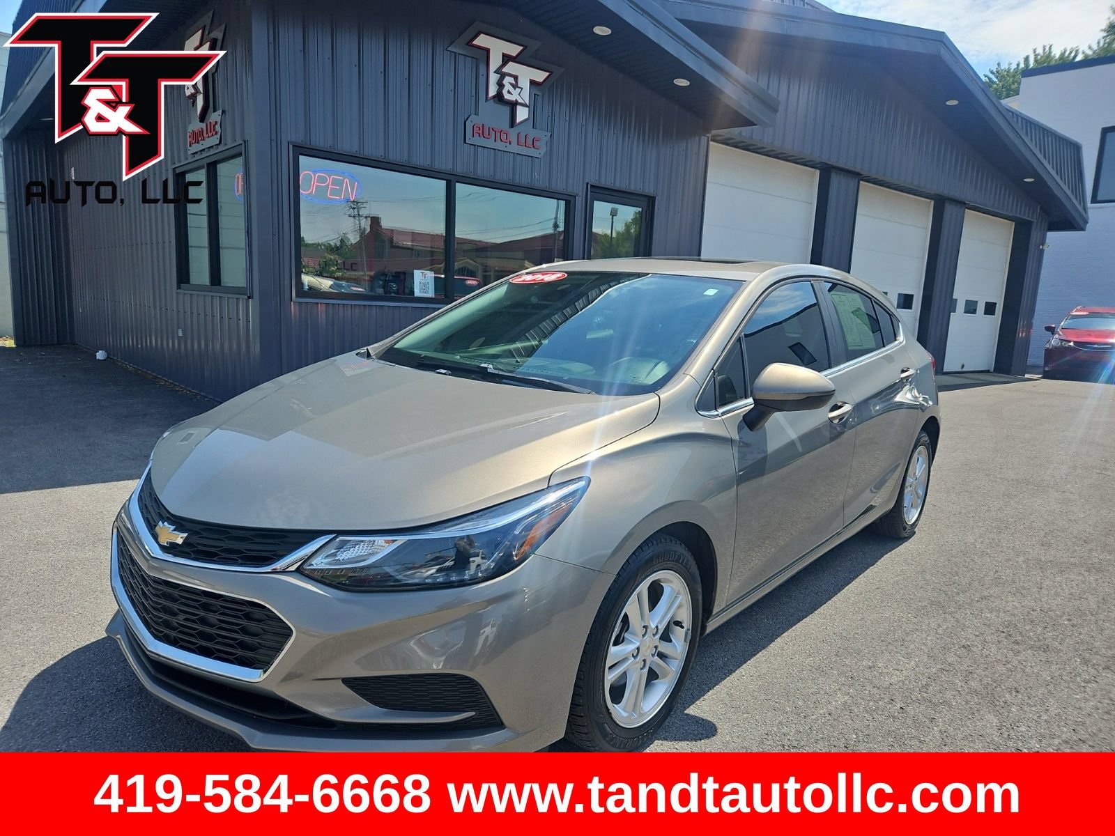 Used 2018 Chevrolet Cruze LT w/ Sun And Sound Package FWD image 1