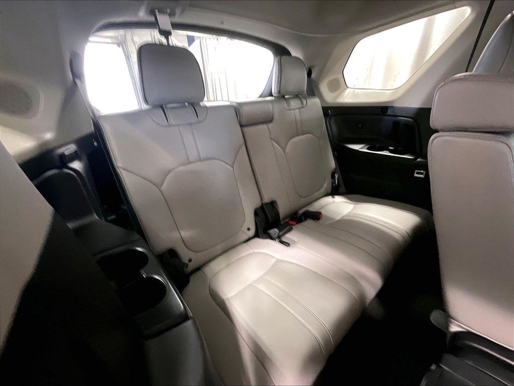 Used 2023 Honda Pilot Elite image 17