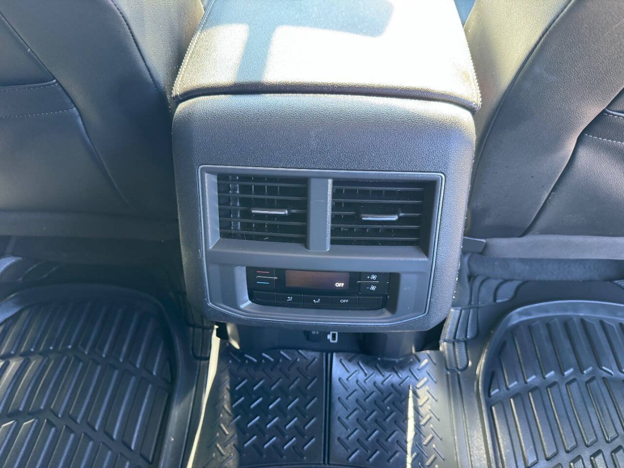 Used 2018 Volkswagen Atlas SE FWD image 48