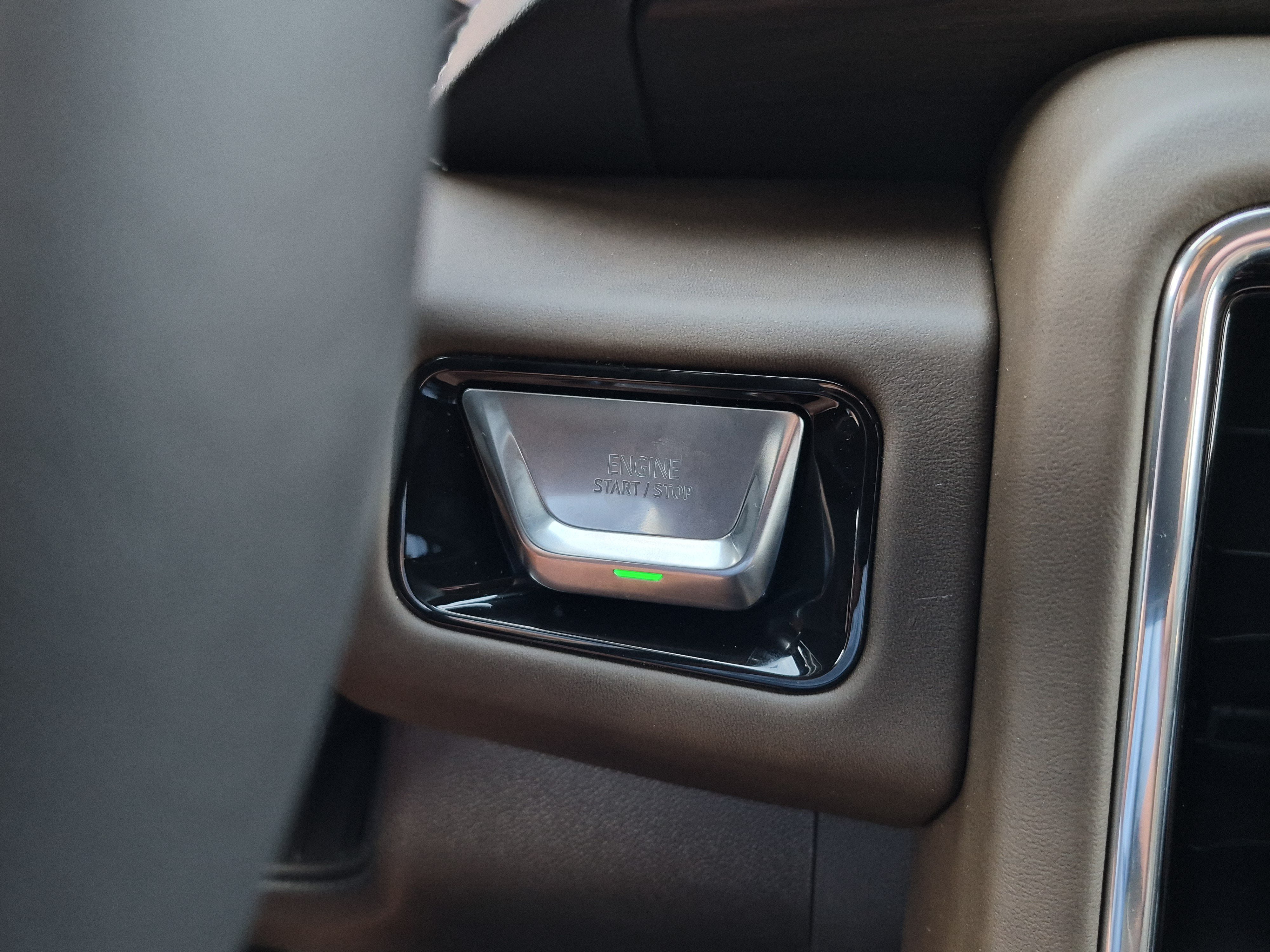 New 2026 GMC Yukon Denali Ultimate AWD/4WD image 14