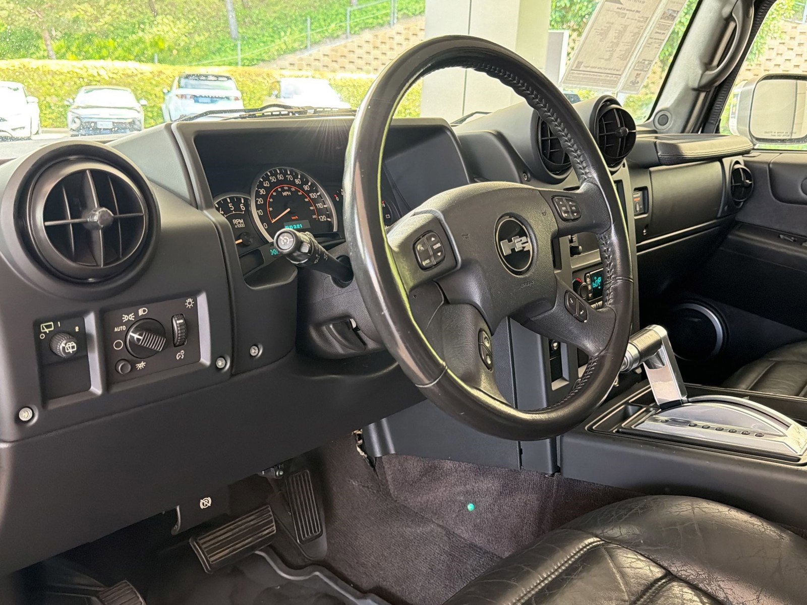 Used 2005 HUMMER H2 w/ Preferred Equipment Group image 4