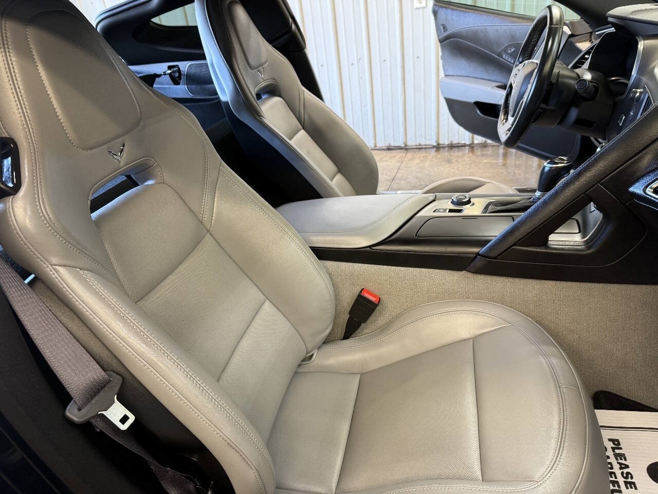 Used 2017 Chevrolet Corvette Stingray Coupe RWD image 38
