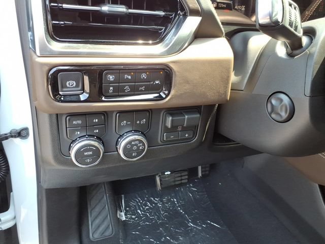 New 2026 GMC Yukon XL Denali Ultimate AWD/4WD image 31
