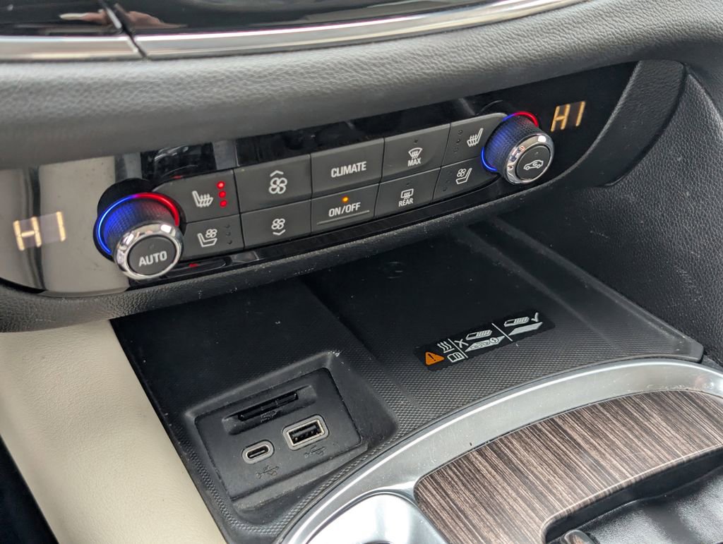 Used 2022 Buick Enclave Avenir w/ Avenir Technology Package image 19