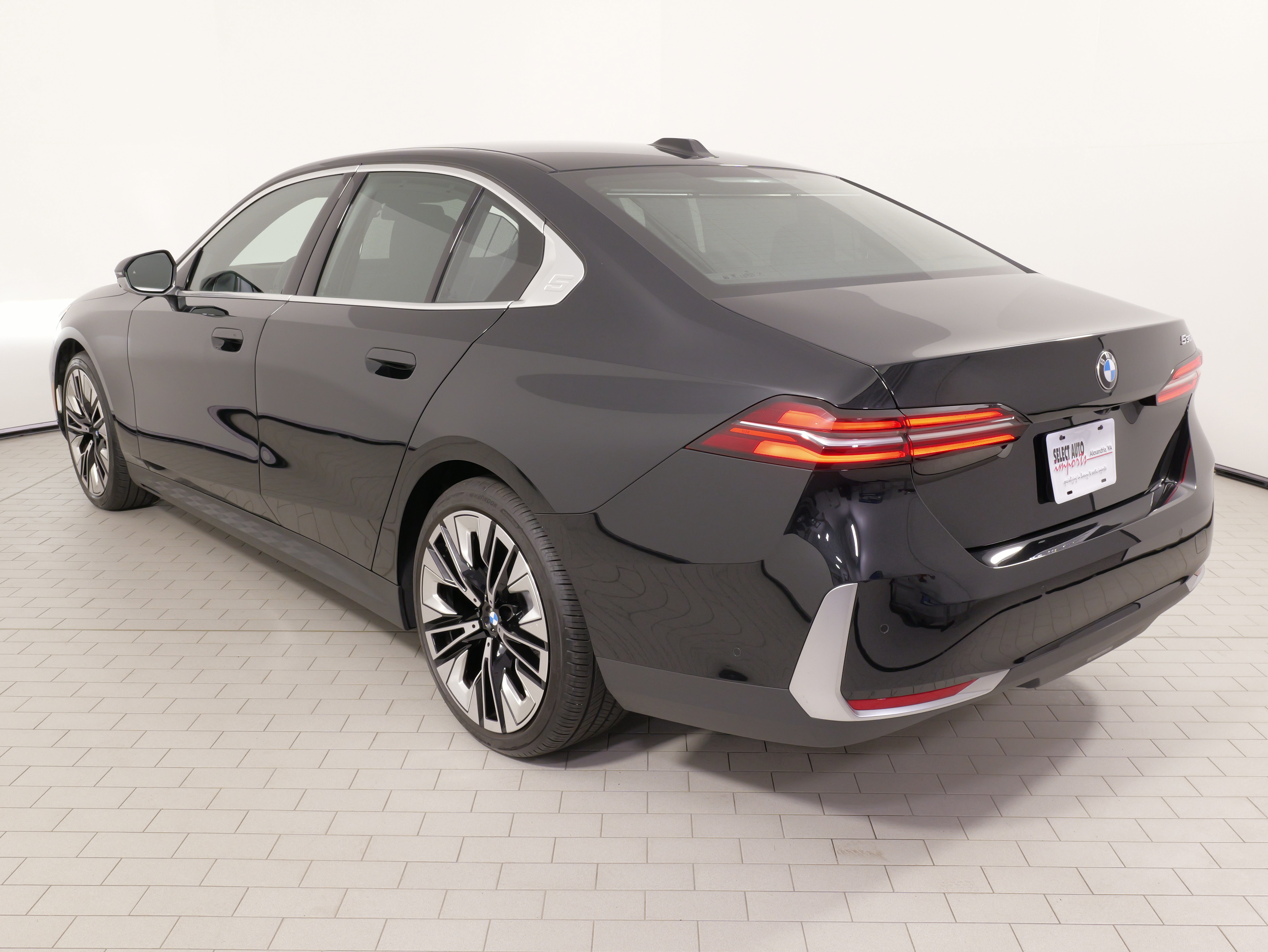 Used 2026 BMW 530i RWD image 14