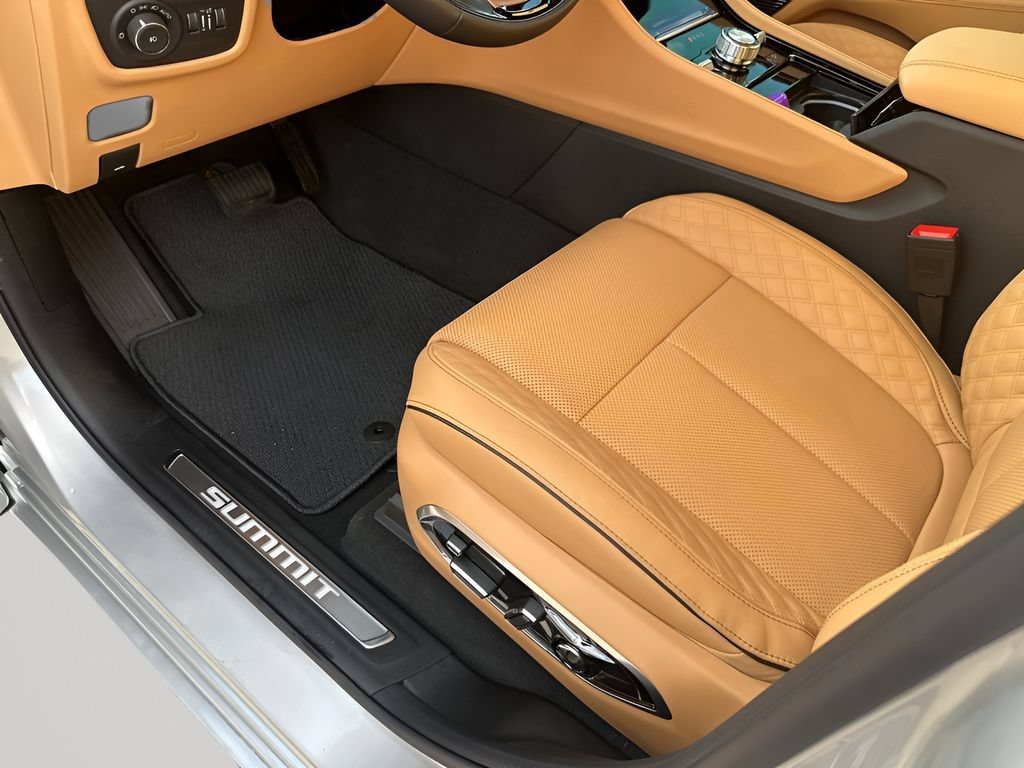 New 2025 Jeep Grand Cherokee Summit AWD/4WD image 32
