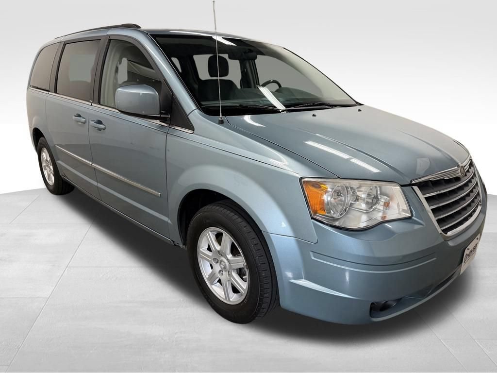 Used 2010 Chrysler Town & Country Touring FWD image 2